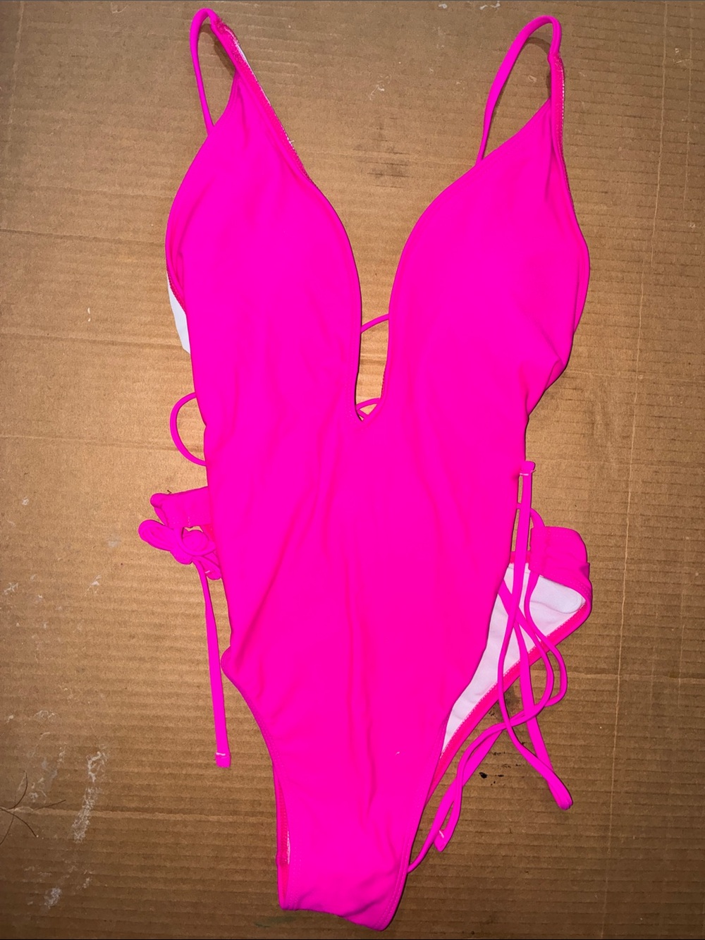 7️⃣ Hot Pink Strappy One-Piece Swimsuit sz L